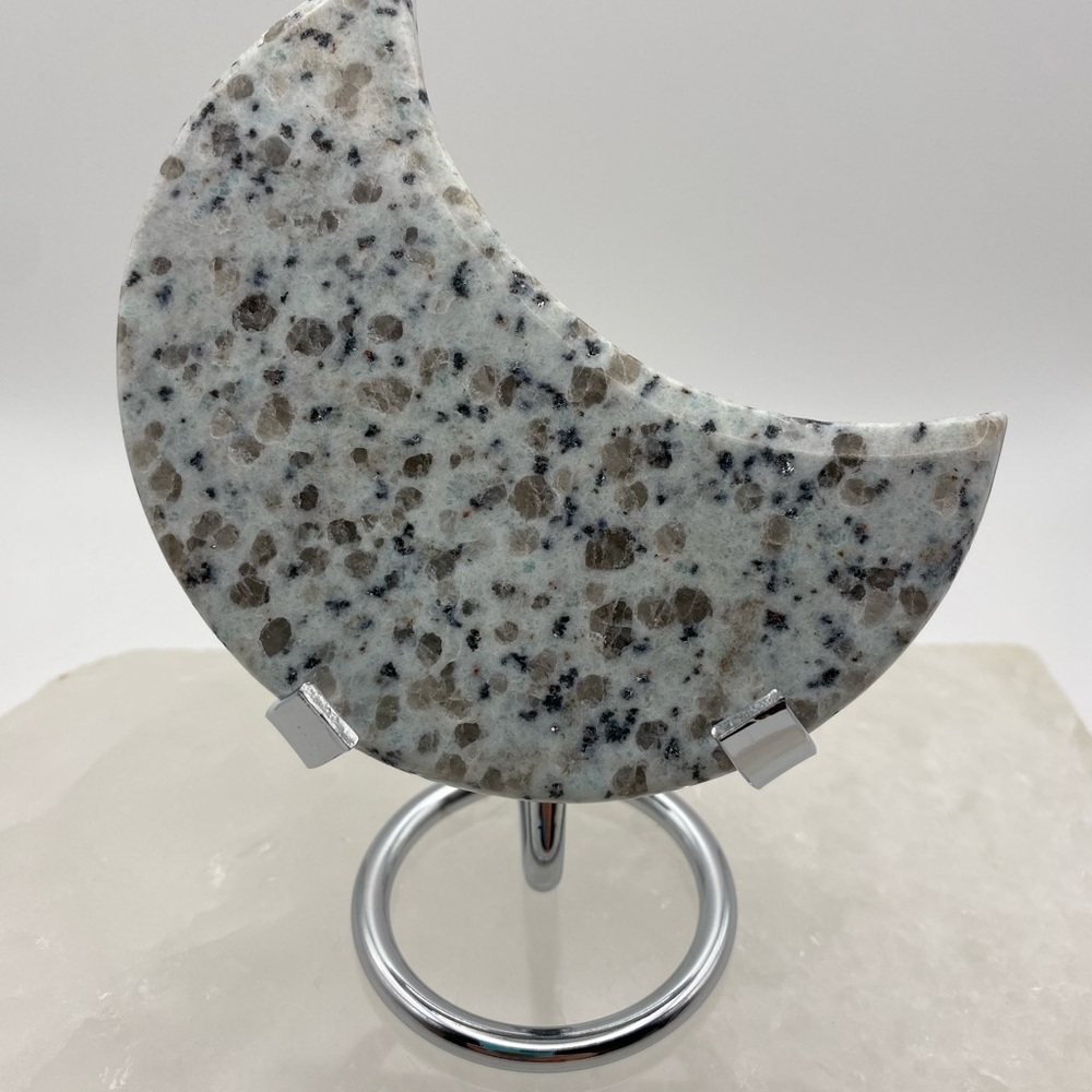 Kiwi Jasper Moon